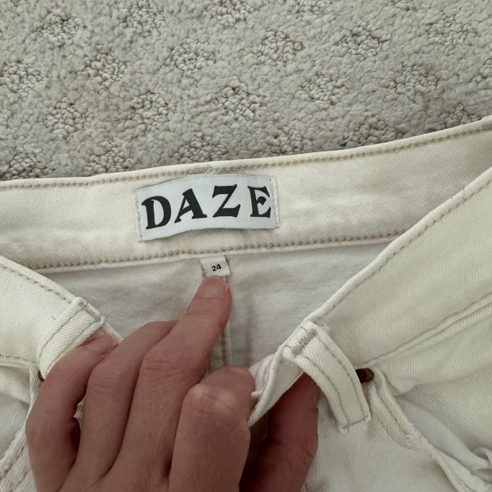 Daze Denim Shorts Women's Size 24 White High Rise - Picture 3 of 4